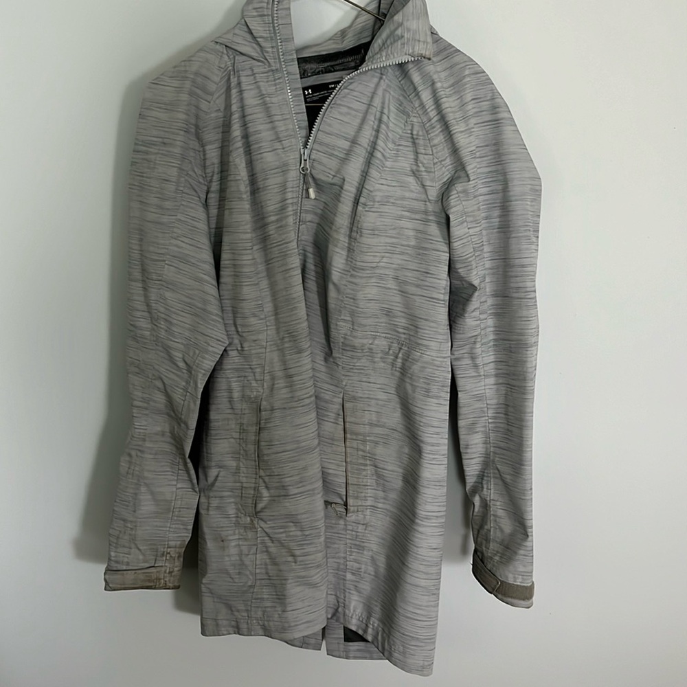 Women’s small Under Armour rain coat
